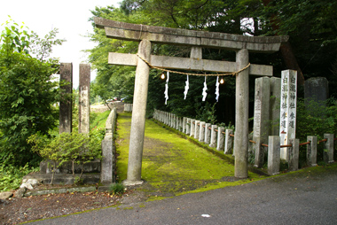 白瀧神社参道入口
