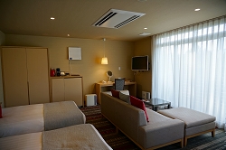 部屋は富士山側洋室