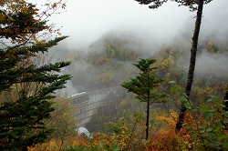 渓谷展望台からのダム