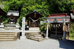 稲荷神社・三輪神社・足尾山神社