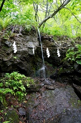 八水神の滝