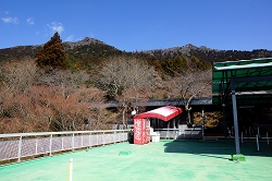 乗車口から見た筑波山