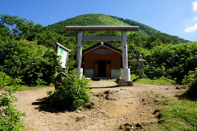 三国峠の御阪三社神社
