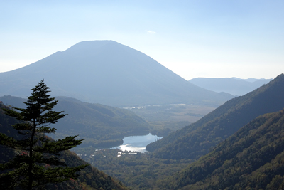 男体山と湯ノ湖