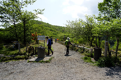 長七郎山への登山道入口