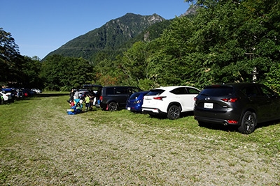 鍋平高原登山者有料駐車場